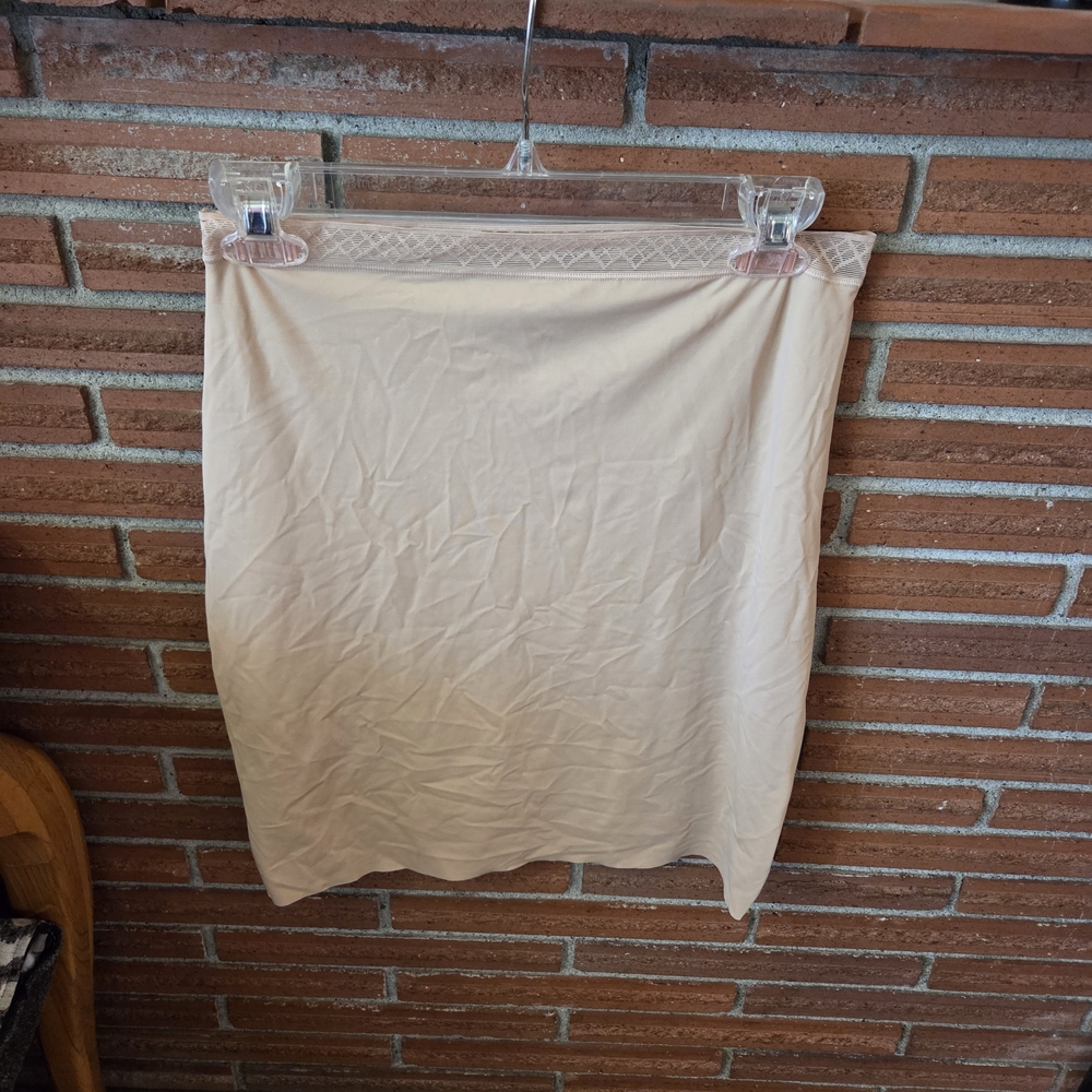 Vassarette 2xl Short Body Nylon Spandex Slip